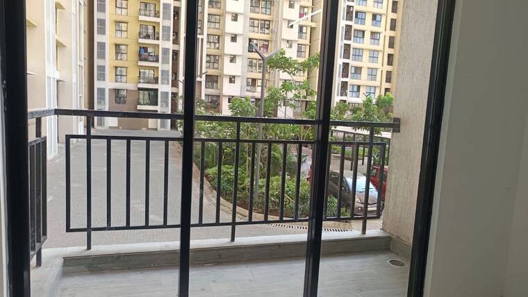 Balcony, runwal-gardens 1.5 Bedroom 535 Sq.Ft. Apartment In Dombivli East Thane 10676794