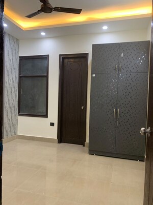 Room in 3 BHK Builder Floor at Green Fields Colony – for Sale