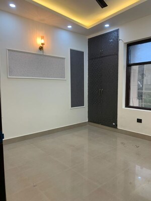 Room in 3 BHK Builder Floor at Green Fields Colony – for Sale