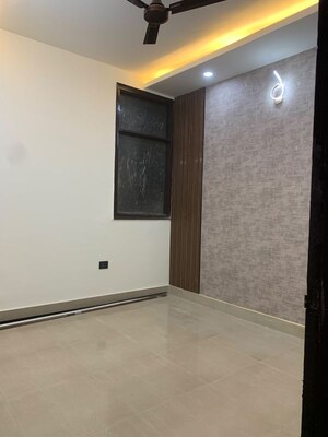 Room in 3 BHK Builder Floor at Green Fields Colony – for Sale