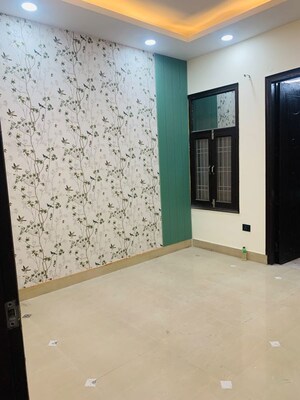 Room in 3 BHK Builder Floor at Green Fields Colony – for Sale