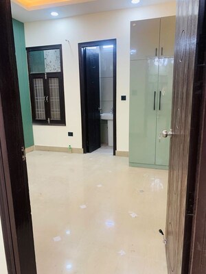 Room in 3 BHK Builder Floor at Green Fields Colony – for Sale