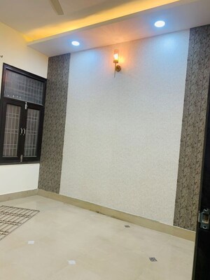 Room in 3 BHK Builder Floor at Green Fields Colony – for Sale