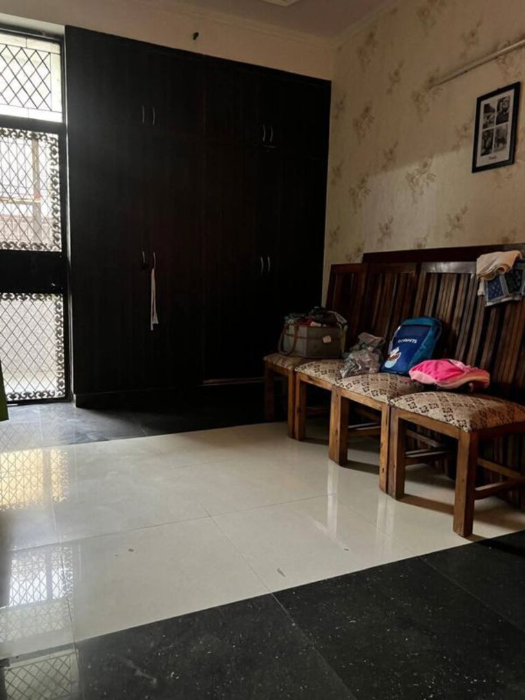 Bedroom, green fields colony 4 Bedroom 1650 Sq.Ft. Builder Floor In Green Fields Colony Faridabad 10676837