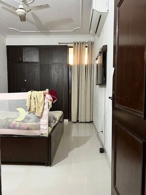 Bedroom in 4 BHK Builder Floor at Green Fields Colony – for Rent