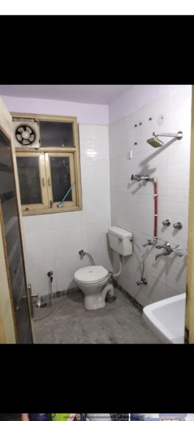 Bathroom, mohan garden 2 Bedroom 900 Sq.Ft. Builder Floor In Mohan Garden Delhi 10676823