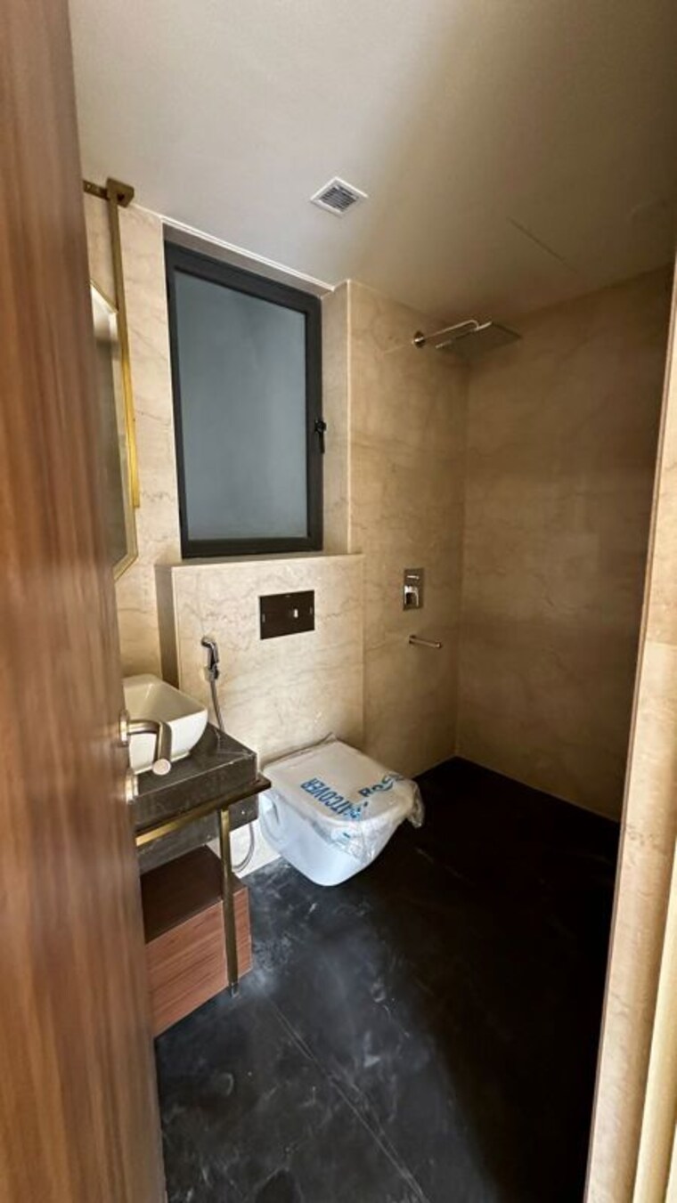 Bathroom, lodha-sterling 3 Bedroom 1350 Sq.Ft. Apartment In Kolshet Road Thane 10676865