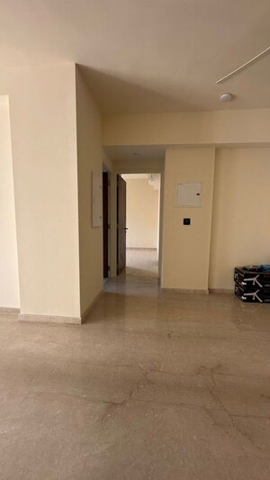 Room in 3 BHK Apartment at Lodha Sterling, Kolshet Road – for Rent