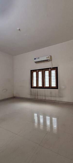 Room in 4 BHK Villa at Shankar Nagar – for Rent