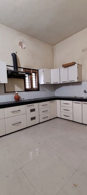 Kitchen in 4 BHK Villa at Shankar Nagar – for Rent