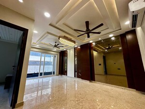 Living Room in 3 BHK Builder Floor at Sector 23 – for Rent