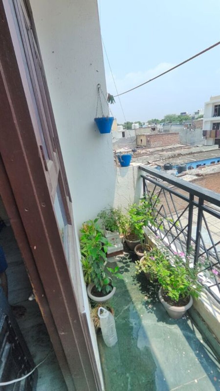 Balcony, neb sarai 1 Bedroom 450 Sq.Ft. Builder Floor In Neb Sarai Delhi 10676889