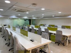  Office Space For Rent in Palasia Square