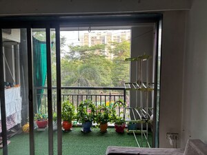 Room in 3 BHK Apartment at Makarba – for Rent
