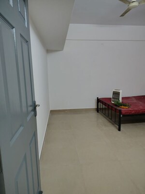Room in 2 BHK Apartment at NSR Brindavan Annex, Hsr Layout – for Rent