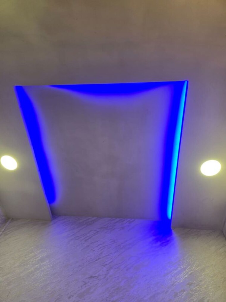 Room, express-zone Commercial Office Space 190 Sq.Ft. In Malad East Mumbai 10676917