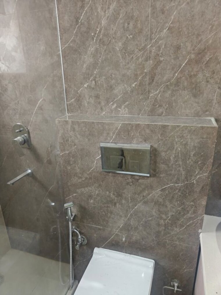Bathroom, sector 5 4 Bedroom 350 Sq.Yd. Builder Floor In Sector 5 Gurgaon 10676920