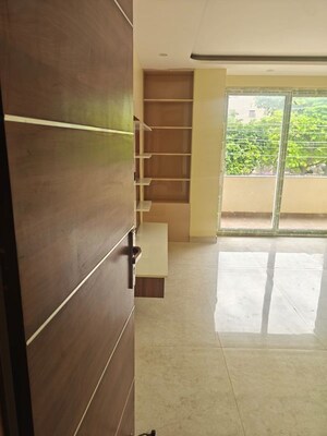Furnished Amenities in 4 BHK Builder Floor at Sector 5 – for Sale