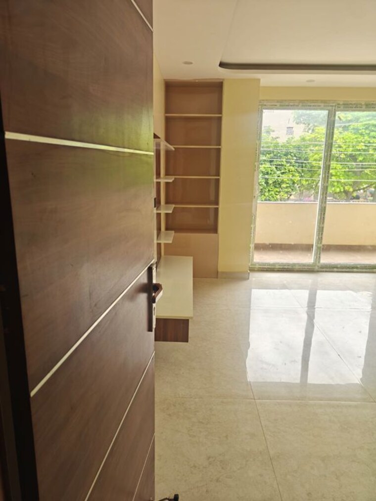 undefined, sector 5 4 Bedroom 350 Sq.Yd. Builder Floor In Sector 5 Gurgaon 10676920