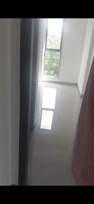 Room in 3 BHK Apartment at Shree Park Altezza, Andheri West – for Rent
