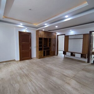 Room in 3 BHK Builder Floor at Sector 57 – for Sale