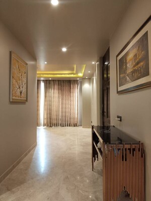 Living Room in 4 BHK Builder Floor at Ansal Sushant Lok I, Sector 43 – for Rent