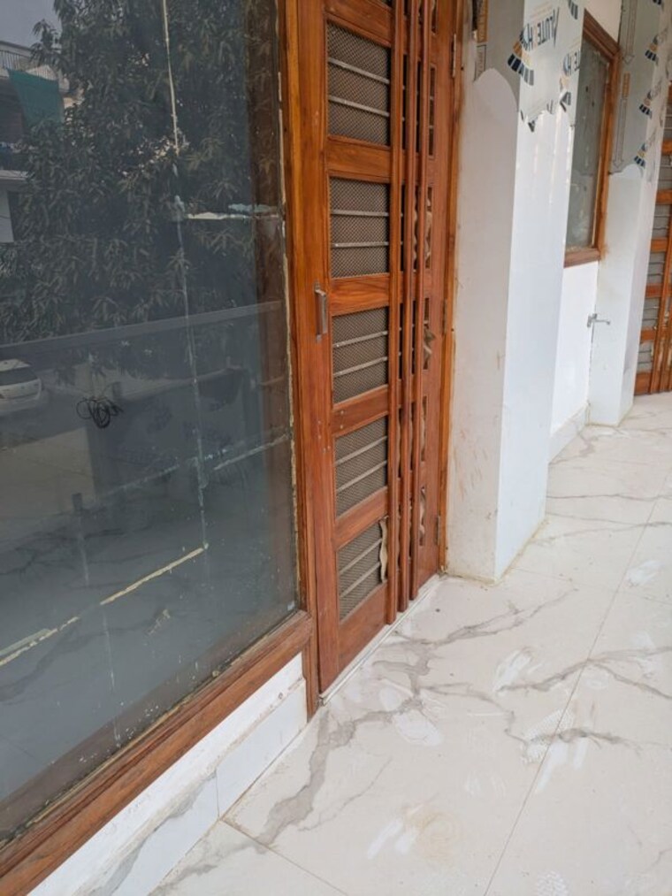 Balcony, sector 9 4 Bedroom 263 Sq.Yd. Builder Floor In Sector 9 Gurgaon 10676945