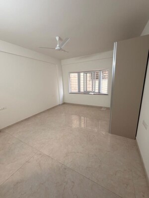Room in 3 BHK Apartment at Cooke Town – for Rent
