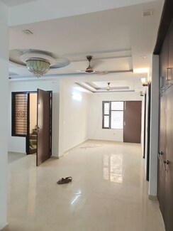 3 BHK +Builder Floor For Rent in Green Fields Colony