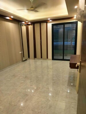 3 BHK Builder Floor For Rent in Sector 21