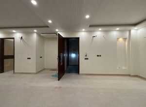 Room in 3 BHK Builder Floor at Sector 23 – for Rent