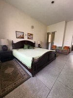 2 BHK +  180 Sq.Yd. Builder Floor in Palam Vihar