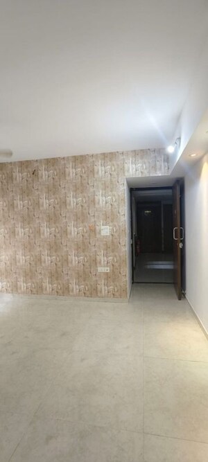 Room in 1 BHK Apartment at Lodha Amara, Kolshet Road – for Rent