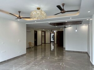 Room in 3 BHK Builder Floor at Sector 22 – for Rent