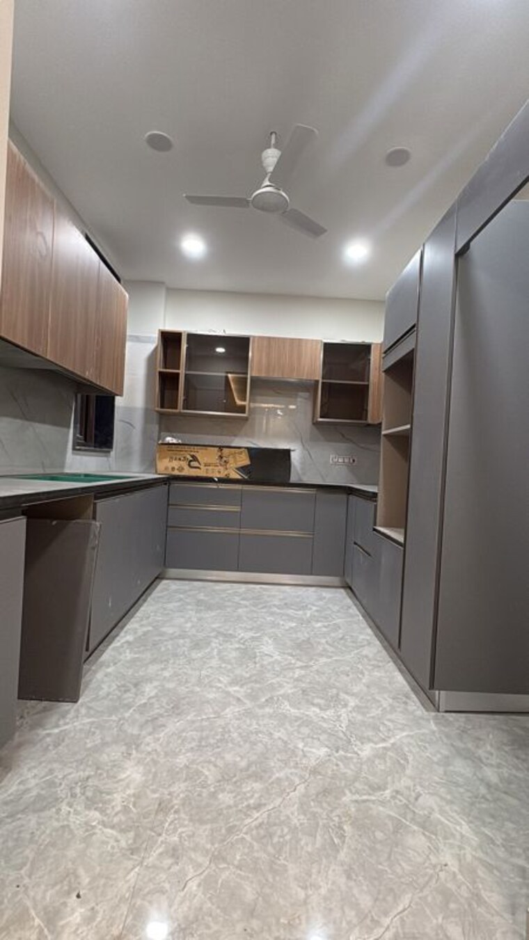 Kitchen, palam vihar 3 Bedroom 280 Sq.Yd. Builder Floor In Palam Vihar Gurgaon 10677041