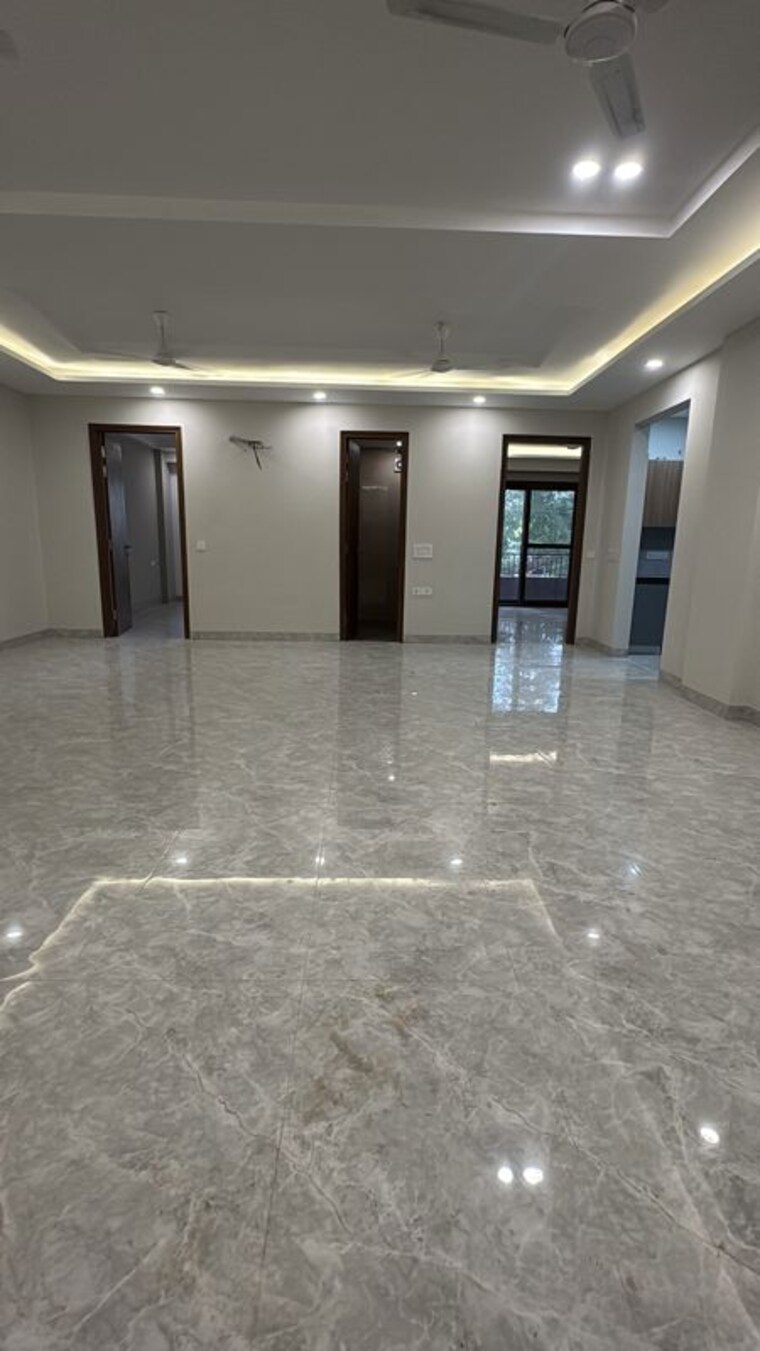 Room, palam vihar 3 Bedroom 280 Sq.Yd. Builder Floor In Palam Vihar Gurgaon 10677041