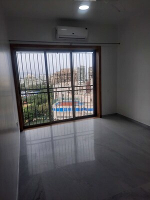 Room in 1 BHK Apartment at Cuffe Parade – for Sale