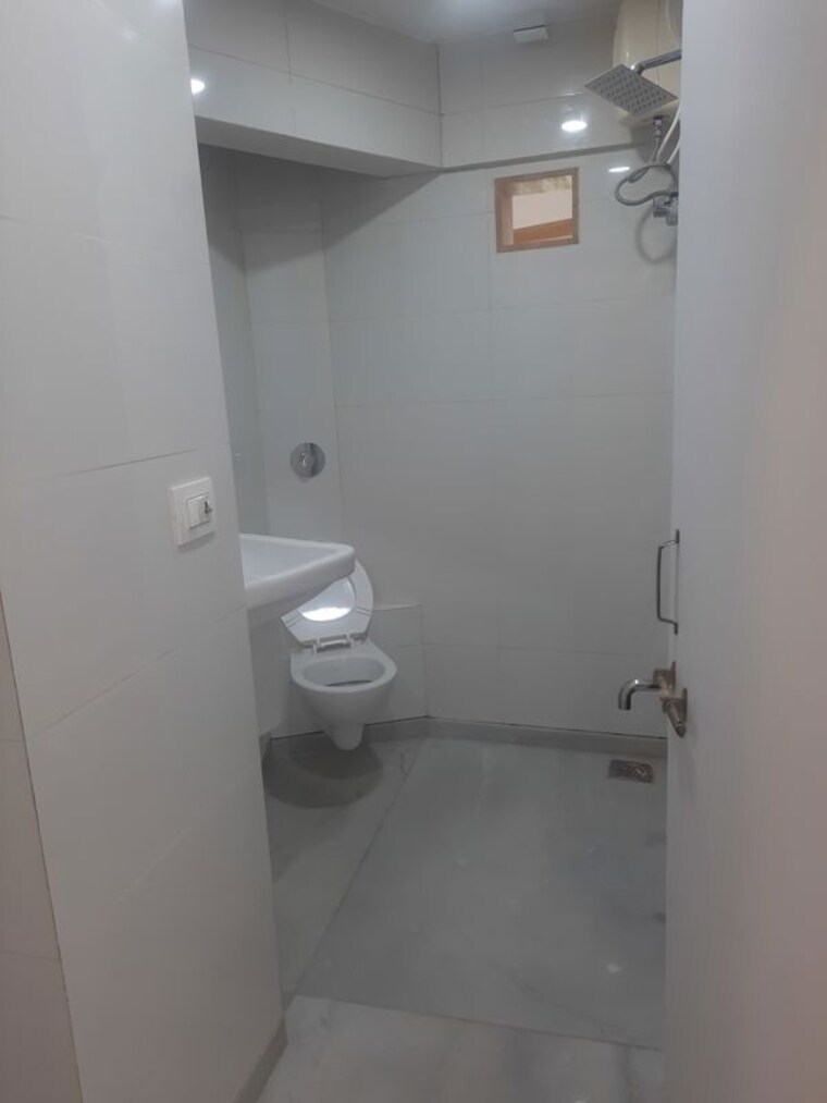 Bathroom, cuffe parade 1 Bedroom 650 Sq.Ft. Apartment In Cuffe Parade Mumbai 10677025