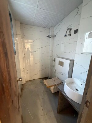 Bathroom in 2 BHK Builder Floor at Sector 57 – for Rent
