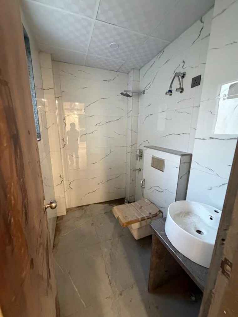 Bathroom, sector 57 2 Bedroom 1100 Sq.Ft. Builder Floor In Sector 57 Gurgaon 10677044