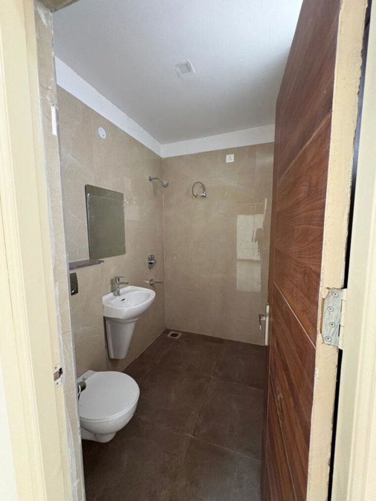 Bathroom, bliss-orra 3 Bedroom 1730 Sq.Ft. Apartment In Ambala Highway Zirakpur 10677046