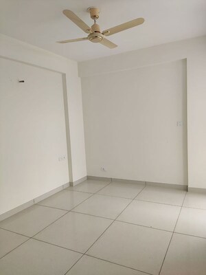 Room in 3 BHK Apartment at Allwin El Spazia, Sanauli – for Rent