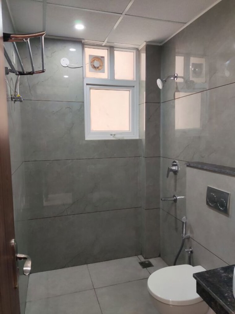 Bathroom, allwin-el-spazia 3 Bedroom 1638 Sq.Ft. Apartment In Sanauli Zirakpur 10677063