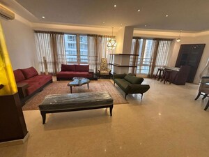 5 BHK Apartment For Rent in Pioneer Park Presidia, Sector 62