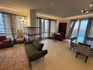 Living Room in 5 BHK Apartment at Pioneer Park Presidia, Sector 62 – for Rent