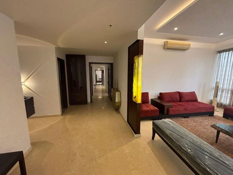 Living Room, pioneer-park-presidia 5 Bedroom 4384 Sq.Ft. Apartment In Sector 62 Gurgaon 10677065