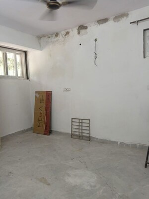 Room in 3 BHK Apartment at Sector 19 Dwarka – for Rent