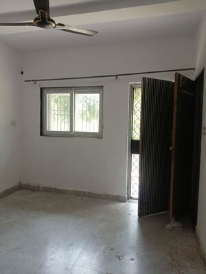 Room in 3 BHK Apartment at Sector 19 Dwarka – for Rent