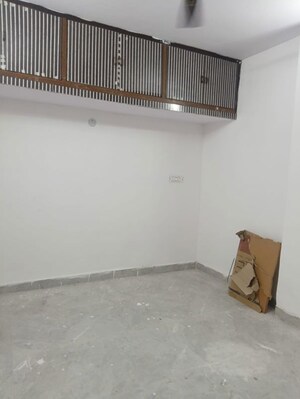 Room in 3 BHK Apartment at Sector 19 Dwarka – for Rent