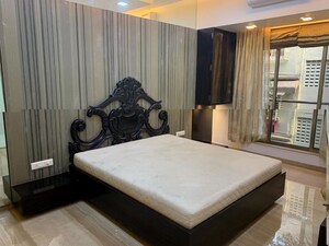 Bedroom in 3 BHK Apartment at Khar West – for Sale